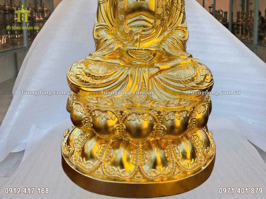 Hình ảnh đài hoa sen Ngài ngồi